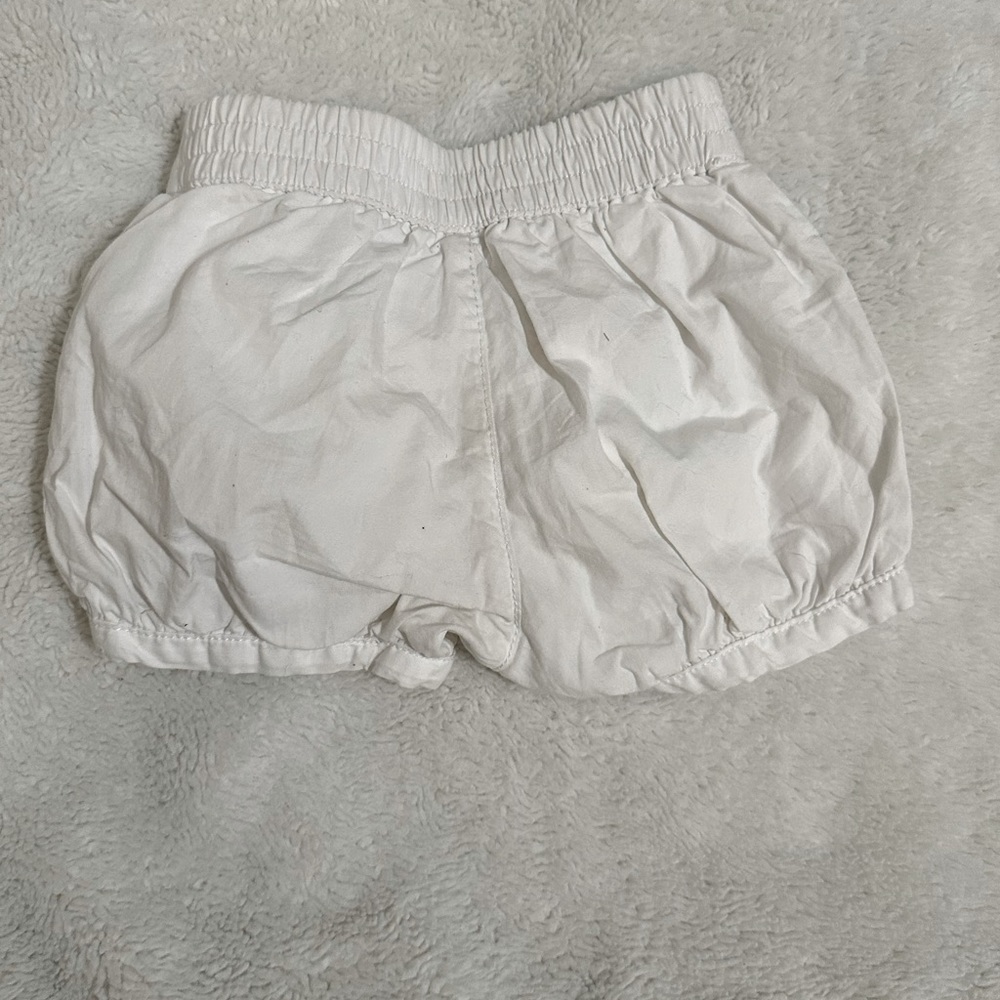 White Shorts 6-12mt - Picture 2 of 2